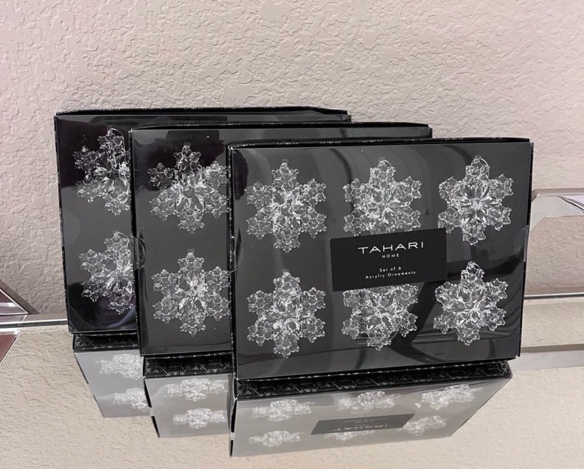 3-NIB SET OF 18 TOTAL TAHARI HOME ACRYLIC SNOWFLAKES  ORNAMENTS