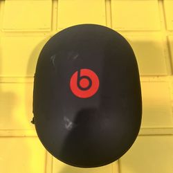 BEATS BY DRE HEADPHONE CASE