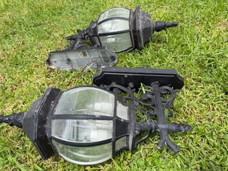 Electric driveway lights