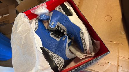 Air Jordan 3 Retro Varsity Royal