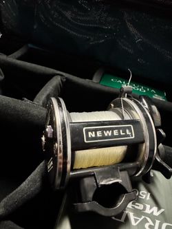 Newell s338-5  fishing reel with clamp