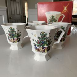 Christmastime Nikko Coffee Mugs/Tea Cups (Set Of 4)