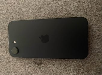iPhone 16e