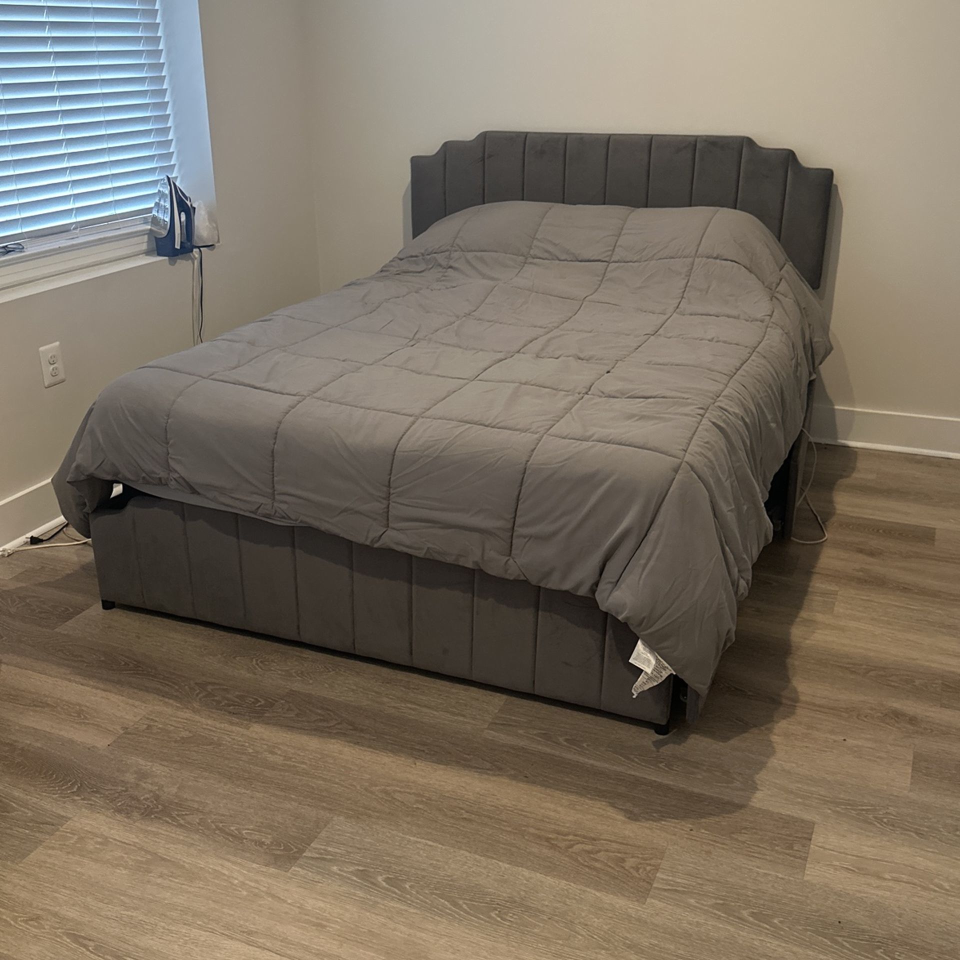 GREY VELVET QUEEN BED WITH STORAGE
