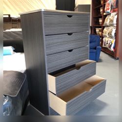 Dresser / Five drawers dresser