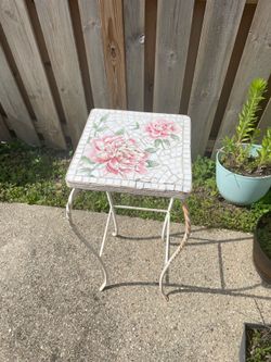 Plant Stand / Table 12x29” H Rose Flower