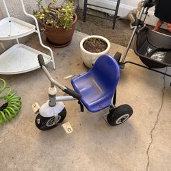 Free Toddler Tricycle (Kiddi-o / Radio Flyer style)