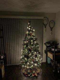 Pre-lit Artificial Christmas Tree
