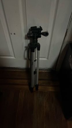 Camera Tripod with Pan Head