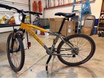 Trek 4300 mountain bike