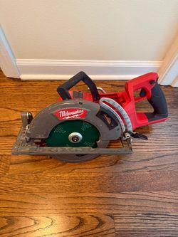 M18 FUEL 18V Lithium-Ion Cordless 7-1/4 in. Rear Handle Circular Saw (Tool-Only)