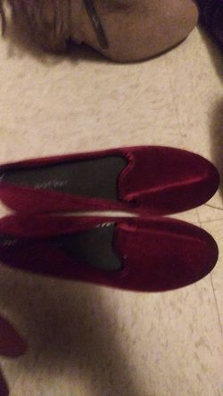 Maroon velvet flats