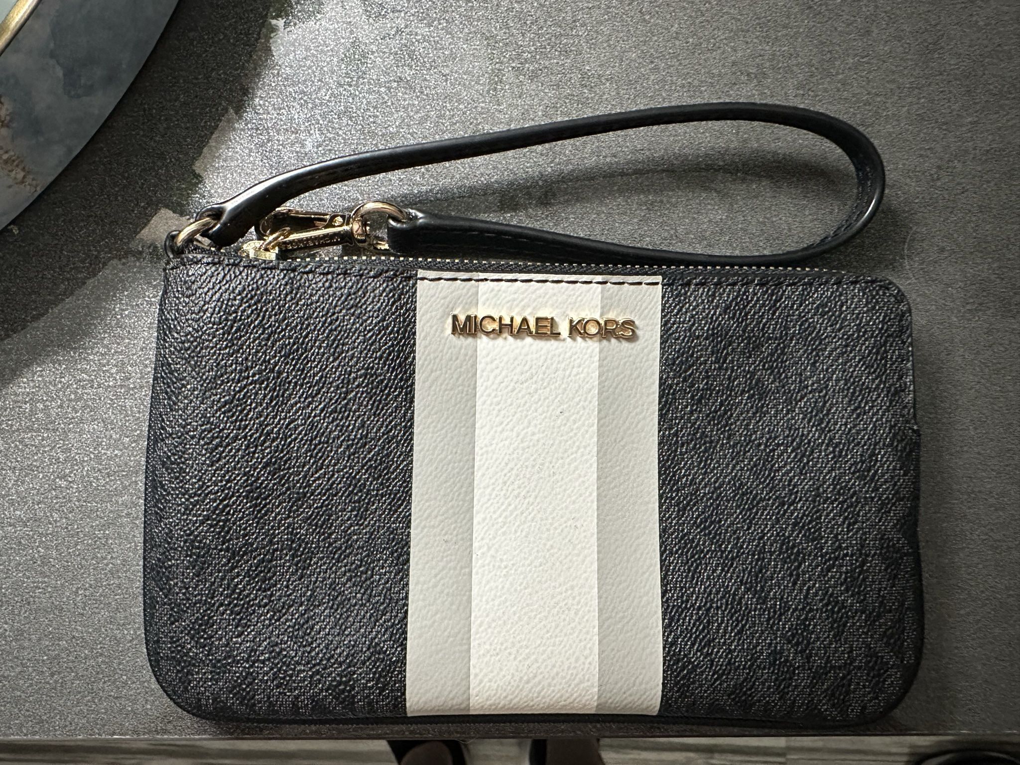 Michael Kors jetsetter Wristlet
