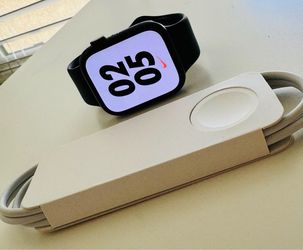 Apple Watch Series 8 gps + unlocked cellular! 45mm