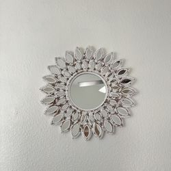 Decorative Distressed White Sunburst Wall Mirror – Farmhouse / Boho Style