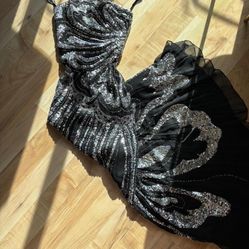 Prom Dress Elegant Black dress with sliver beading and sequins