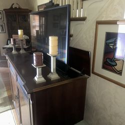 Motorized TV stand With Tv
