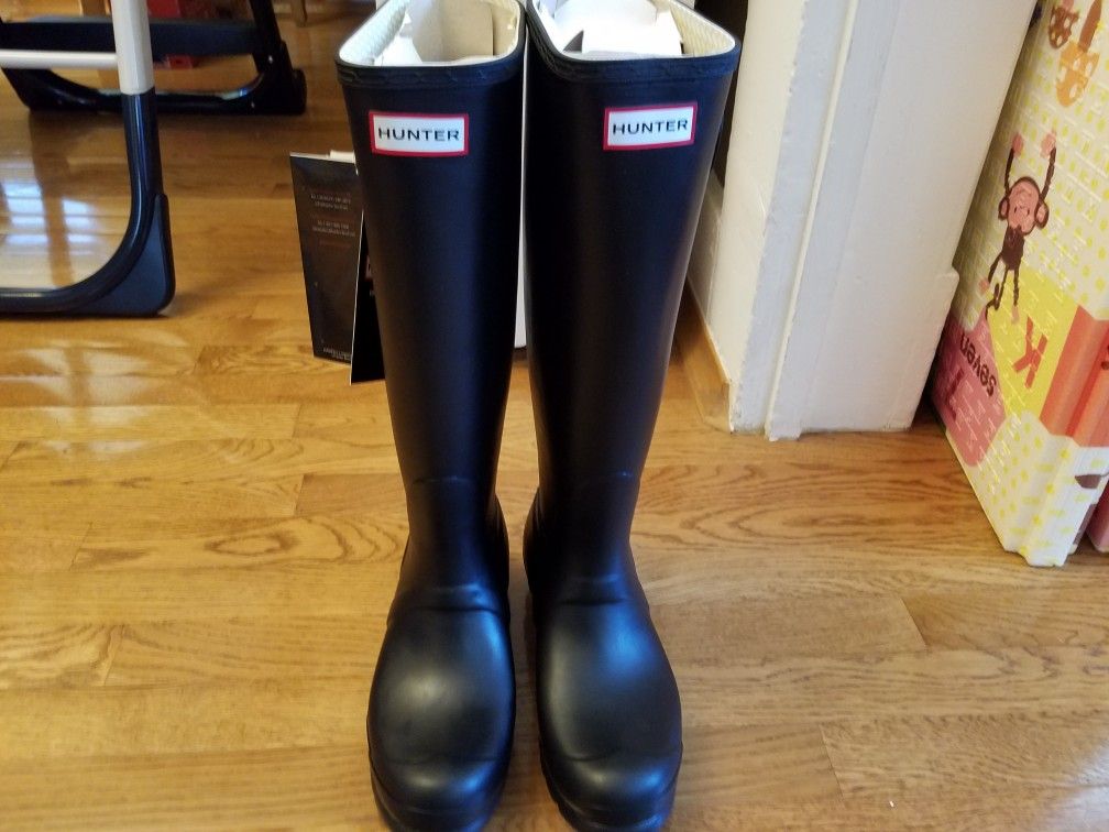 Hunter Original Tall Rain Boots; Womens Size 9; Matte Black; Brand new