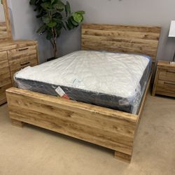 Tan Queen Panel Bedroom Set incl. Nightstands(2), Dresser, Mirror / 5-piece    