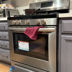 Gas Oven Like New 