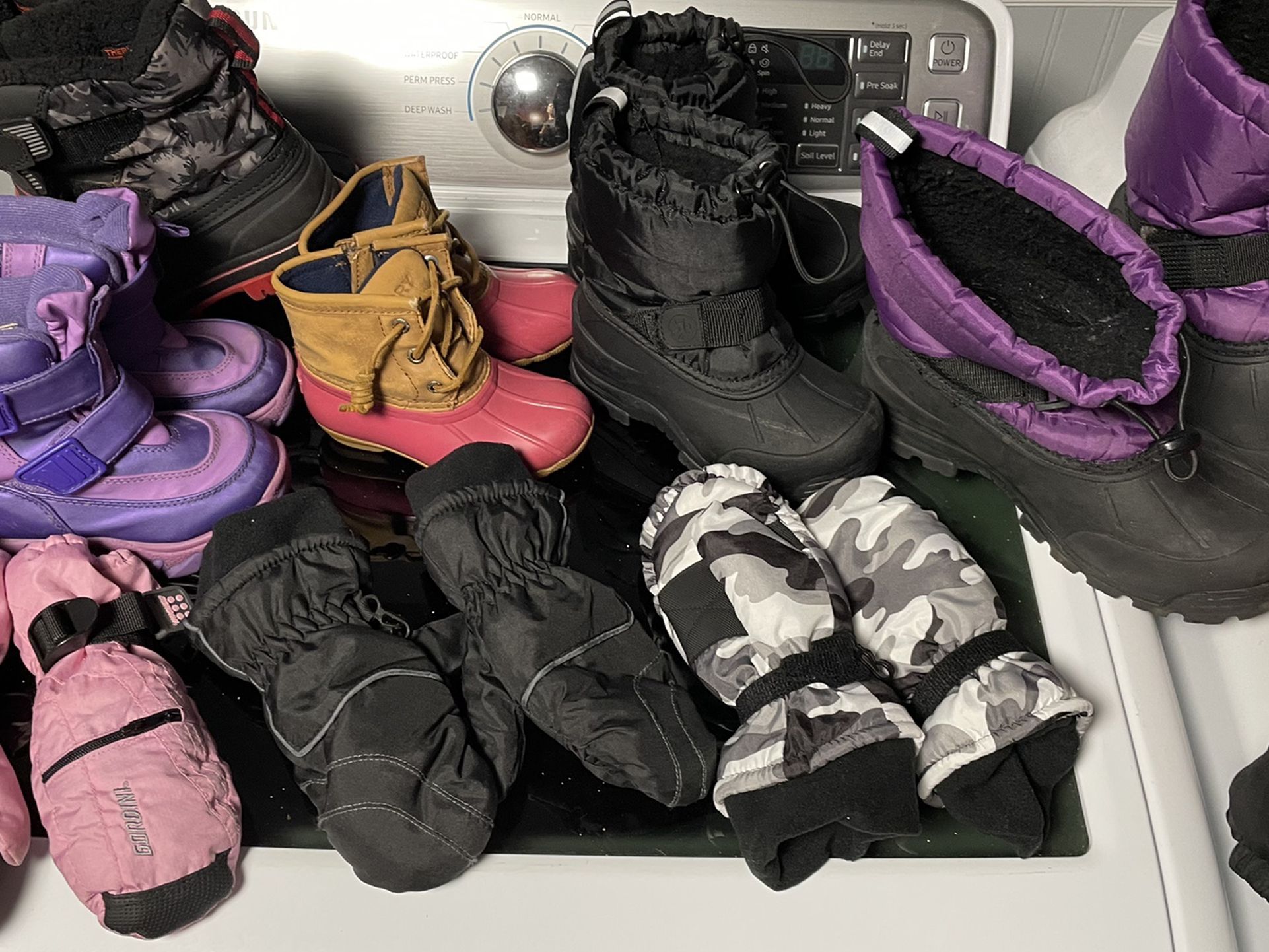 Kids Snow Clothes And Boots