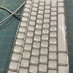 Apple Pro Wired USB Keyboard (A1048) – White/Clear – USED