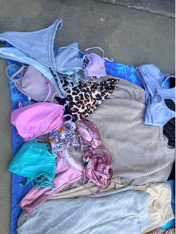 Women bathing suits sz med