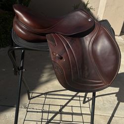 17 CWD SE02 Jumping Saddle 2014