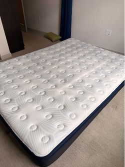 Serta Perfect Sleeper Medium Queen Mattress
