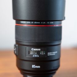 Canon EF 85mm f/1.4L IS USM Lens (Like New, Clean Glass)