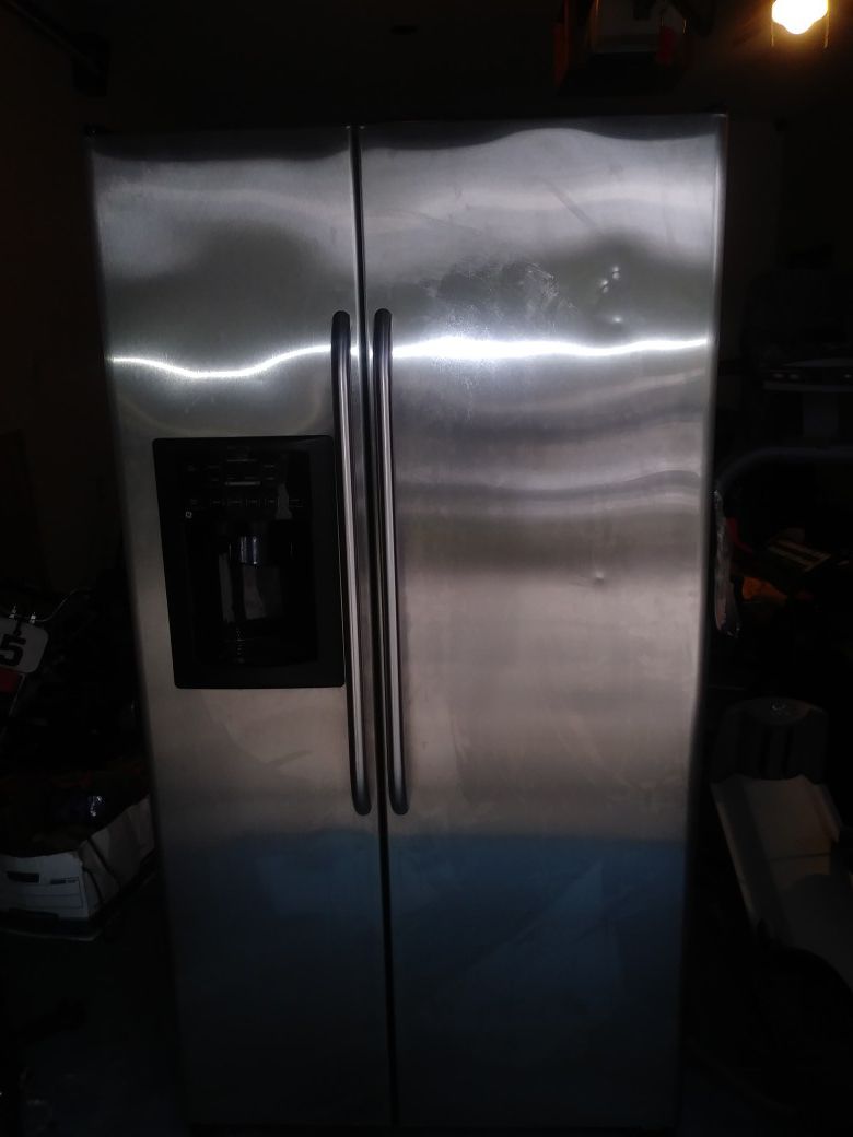 GE refrigerator double door