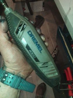 Dremel 4300 comes with Chuck and G grinding tips