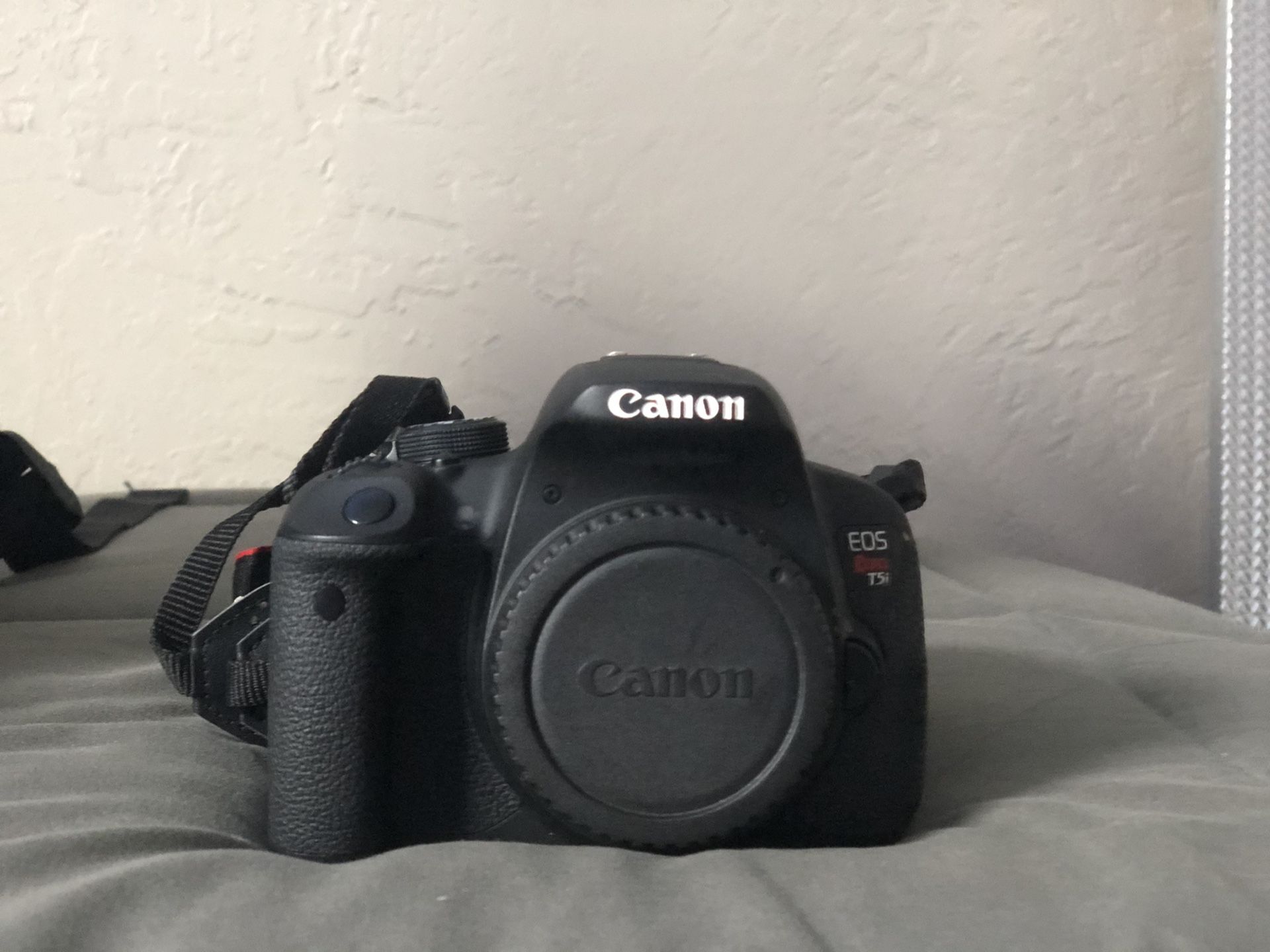 Canon Rebel T5i w/ accessories