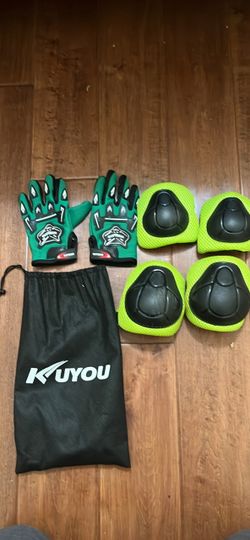KUYOU Kids Protective Gear Set with Gloves