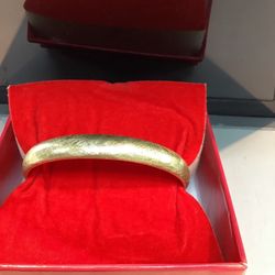 Bangle Bracelet 14k