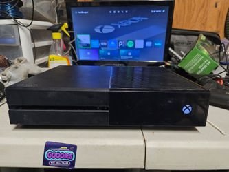 Xbox one console 1540  no cords has disc tray problems