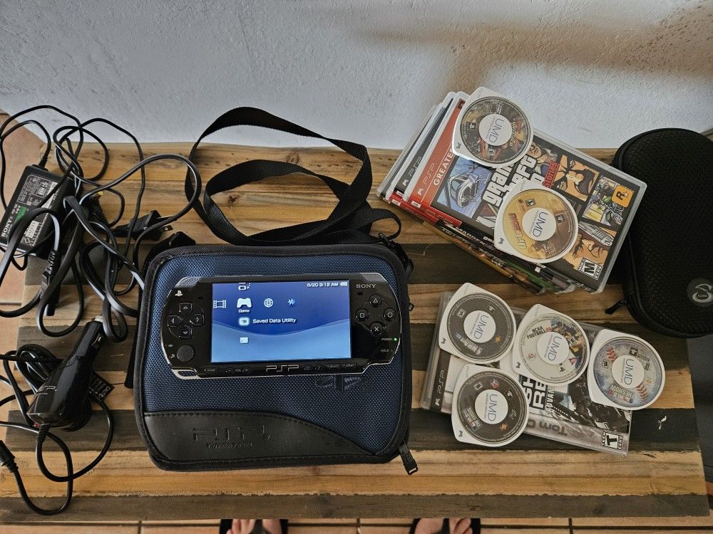 BEST PSP PORTABLE GAMING BUNDLE AVAILABLE 11 GAMES 2 CASES CAR CHARGER PERFECT CONDITION