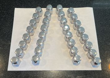 32 McGARD 14 mm lug nuts