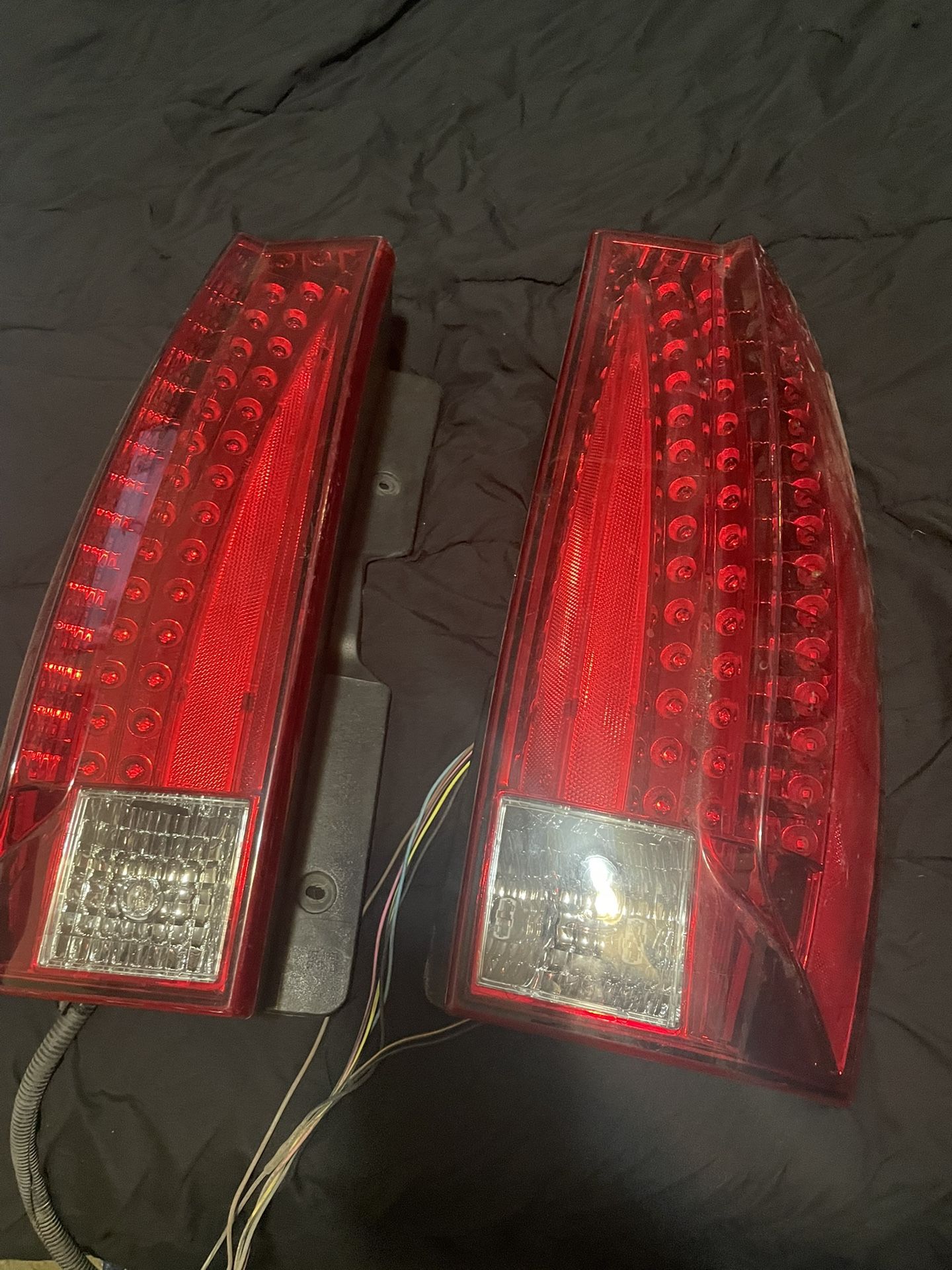 2007 Cadillac Escalade Original Rear Lights