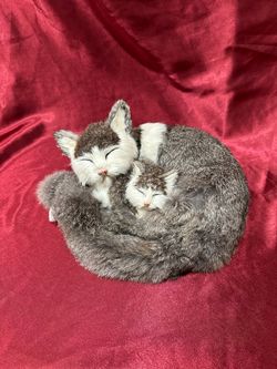 Vintage Real Fur Sleeping Cat with Kitten Figurine - Gray and White, 10.5 Inch