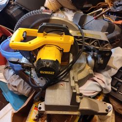 DeWalt Chop Saw 12 In
