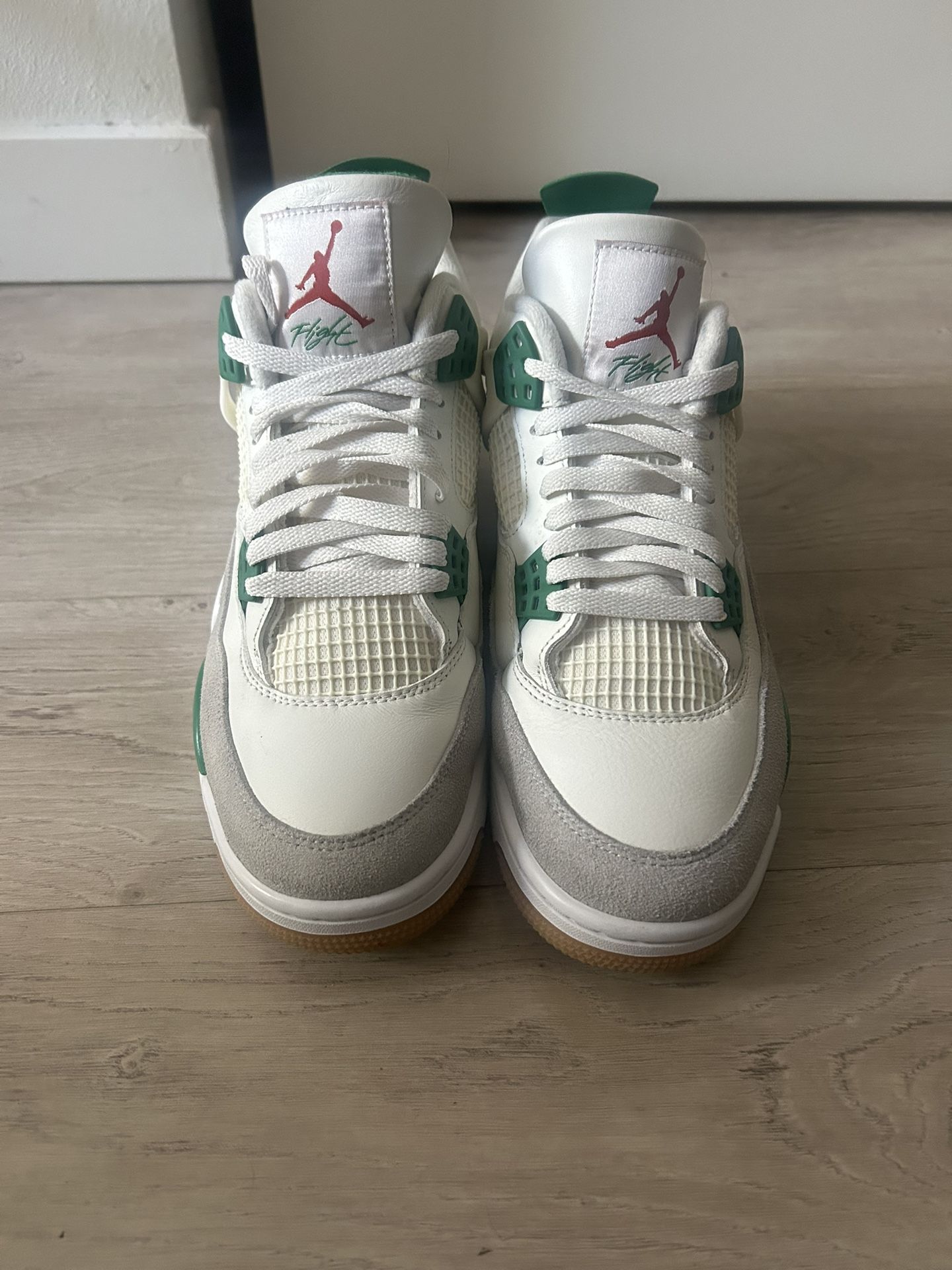Jordan 4 SB Pine Green