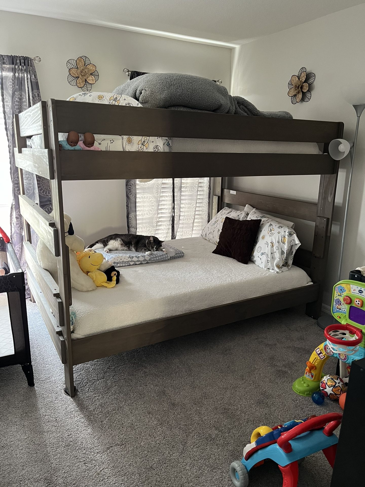 Bunk Beds - Max & Lily