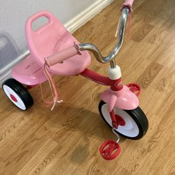 Ages 2-4 Radio Flyer Pink Rider Indoor /Outdoor Tricycle for Toddlers
