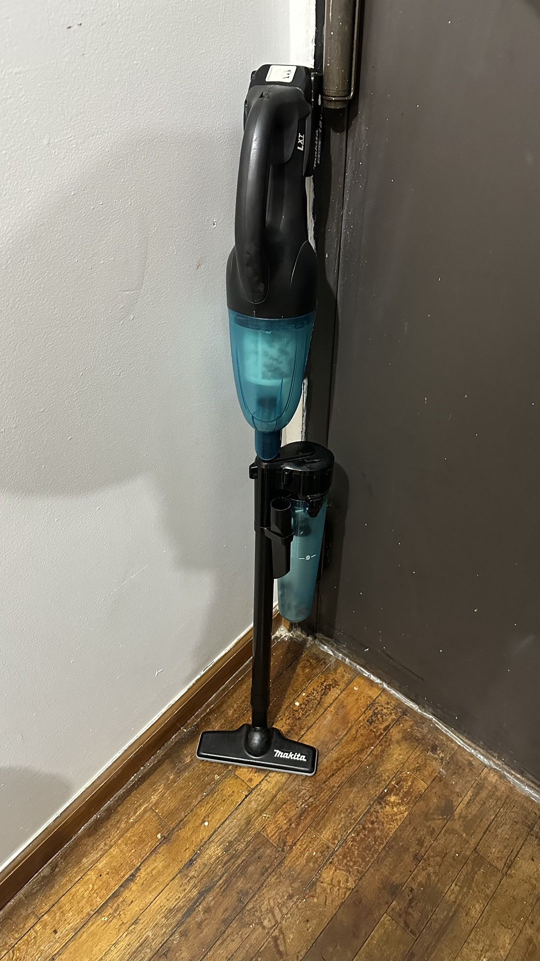 Makita vacuum cleaner.