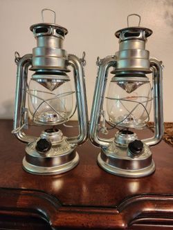 Set of two vintage Style metallic LED hurricane lanterns- Battery operated