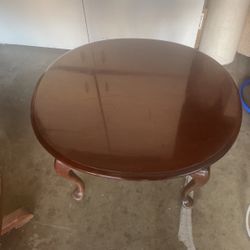 Thomasville Oval End Table