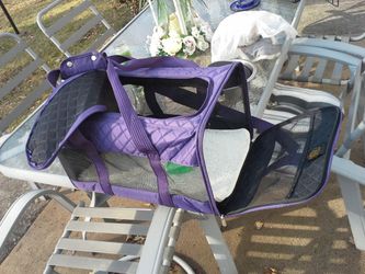 Small dog /pet carry case.