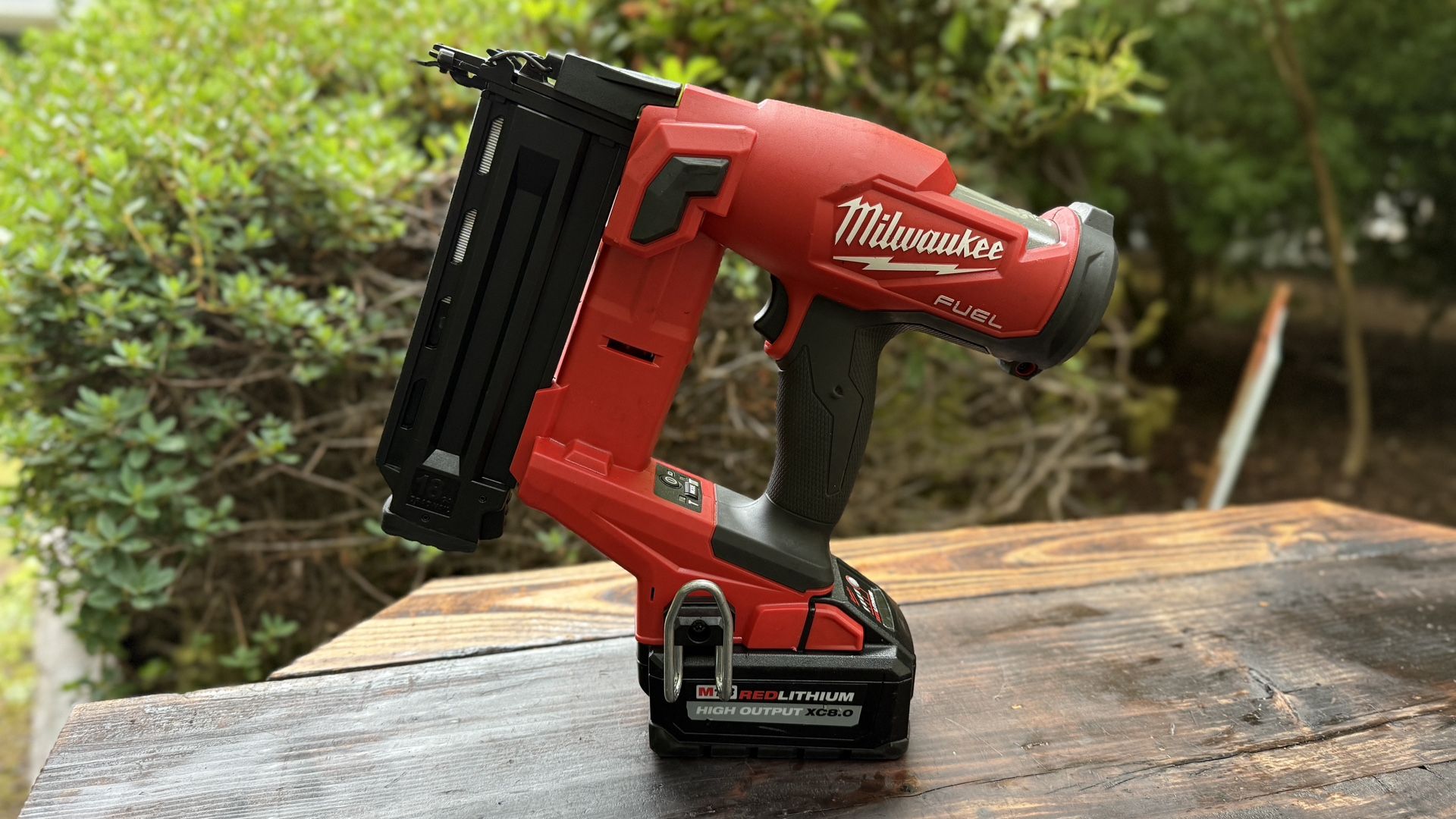 Milwaukee Brad Nailer 2746-20