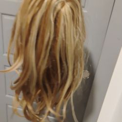 Brown Wig W Blonde Highlights 